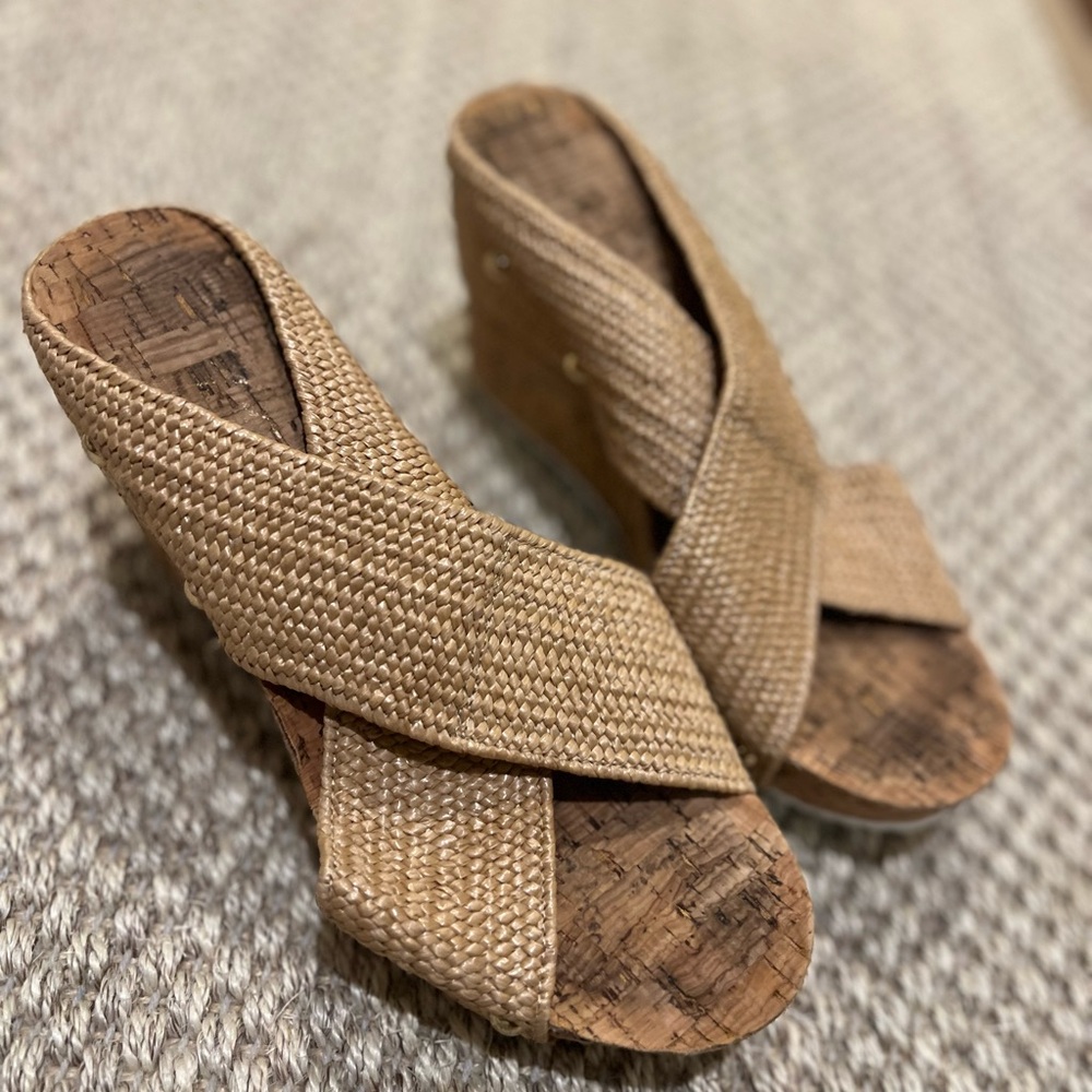 Women's Strappy Tan Wheat Wedge Sandals. size 7
